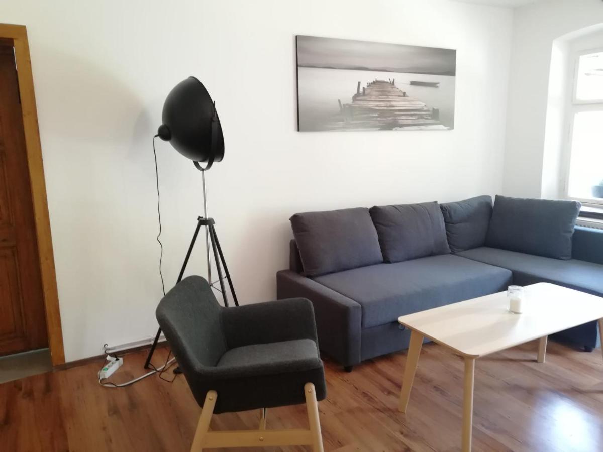 Kleine Galerie Apartment Fuer 3 Mit Kueche Kamin Netflix Parken Und Hofladen Steinhofel ภายนอก รูปภาพ
